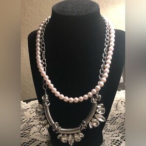 Elegant Pearl and Crystal Statement Necklace